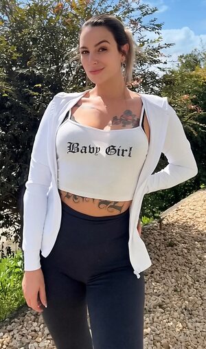 Aline Cervi leaked photo #32