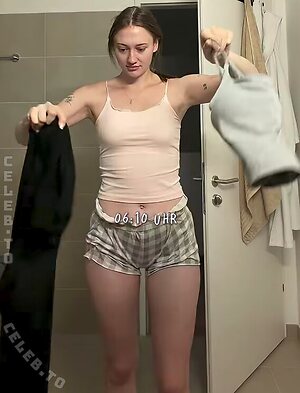 Aline Xue leaked photo #21