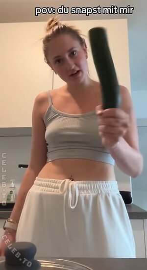 Aline Xue leaked photo #23