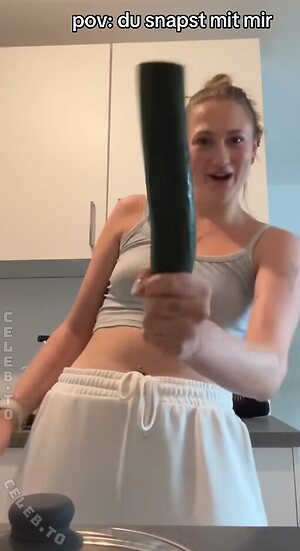Aline Xue leaked photo #24
