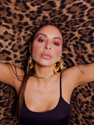 Alinne Rosa leaked photo #9