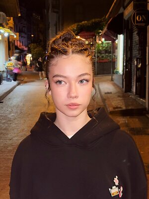 Alisa Sezen Sever leaked photo #16