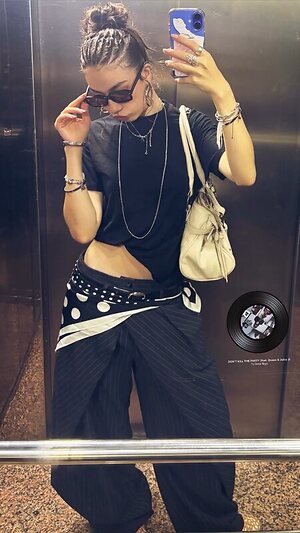 Alisa Sezen Sever leaked photo #18