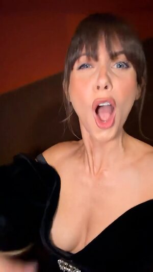 Alison Brie Hot leaked photo #44