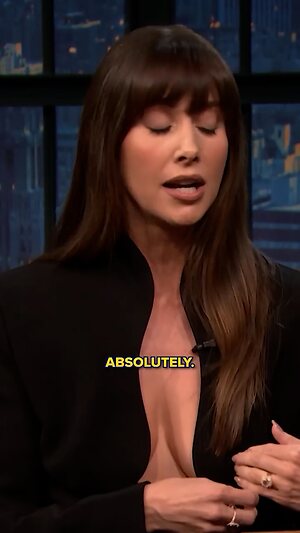 Alison Brie Hot leaked photo #52