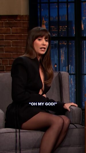 Alison Brie Hot leaked photo #53