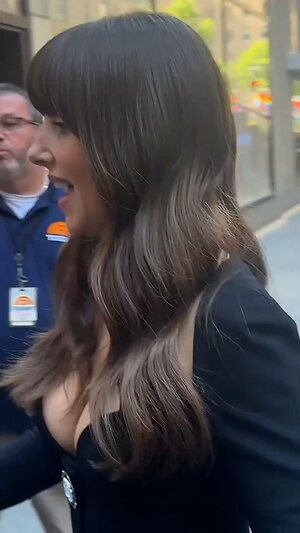 Alison Brie Hot leaked photo #56
