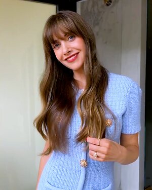 Alison Brie Hot