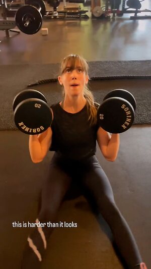 Alison Brie Hot leaked photo #77