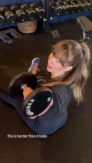 Alison Brie Hot leaked photo #81