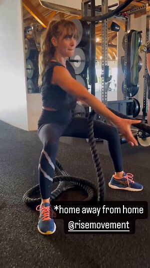 Alison Brie Hot leaked photo #85