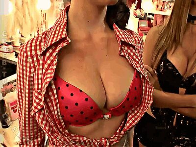 Alison Brie Nude Leaked Photo #37
