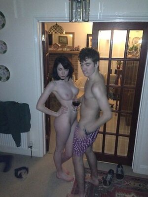 Alison Brie leaked photo #88