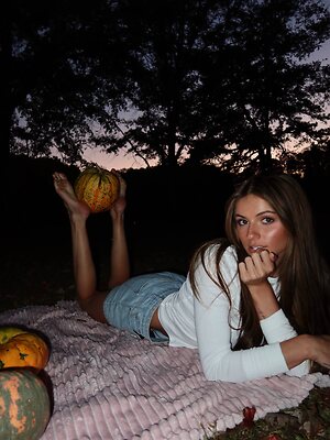Alison Mitcham leaked photo #29