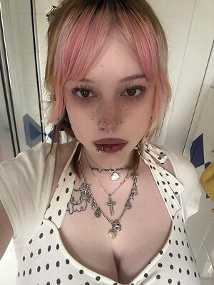 alivegirlnare Nude Leaked Photo #30