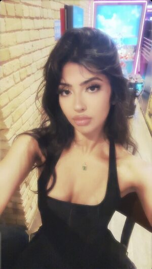 Aliza Shan leaked photo #2