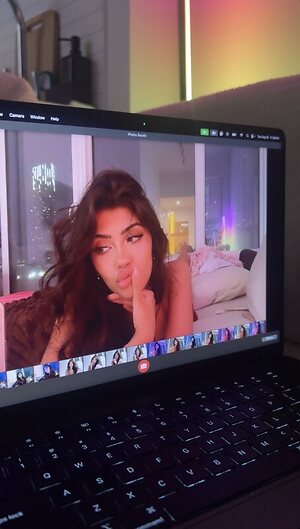 Aliza Shan leaked photo #3