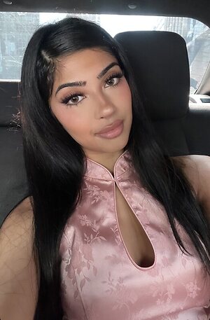 Aliza Shan leaked photo #6