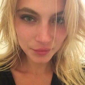 Allegra Carpenter leaked photo #14