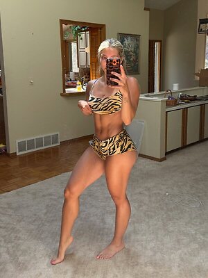 Alli Jo leaked photo #7