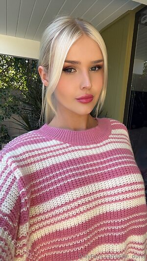 Allie Dunn Nude Leaked Photo #14