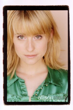 Allison Mack leaked photo #17
