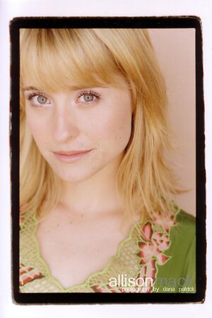 Allison Mack leaked photo #18