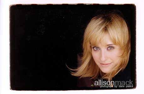 Allison Mack leaked photo #19