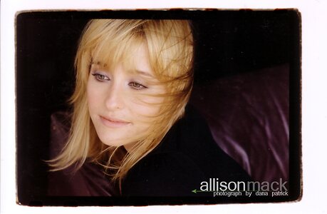 Allison Mack leaked photo #20