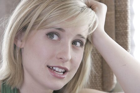 Allison Mack leaked photo #42