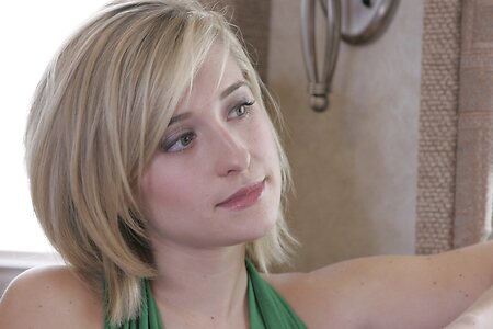 Allison Mack Nude Leaked Photo #48