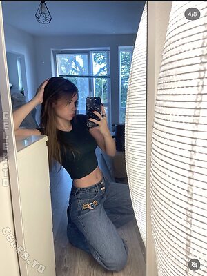 alltimeleah leaked photo #26