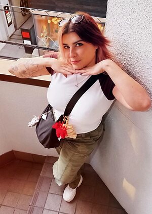 Alluux leaked photo #2