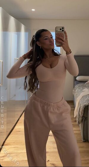 Almira Azemi photo