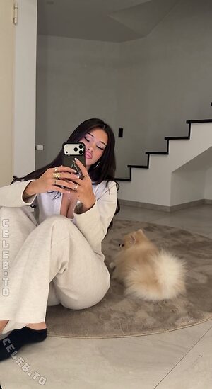 Almira Azemi photo