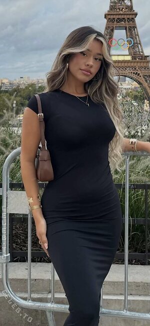 Almira Azemi photo