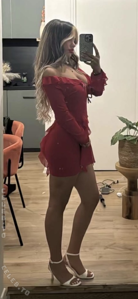 Almira Azemi photo