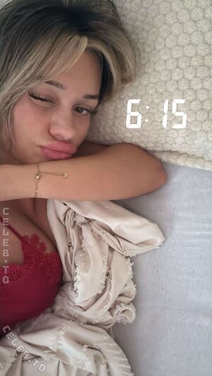 Almira Azemi photo