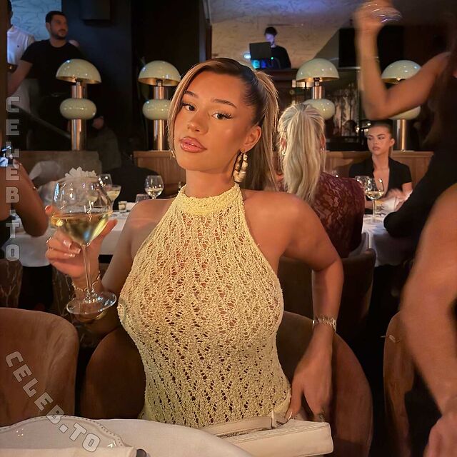 Almira Azemi leaked photos