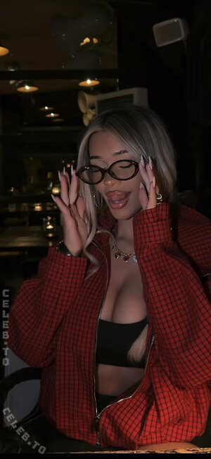 Almira Azemi leaked photos