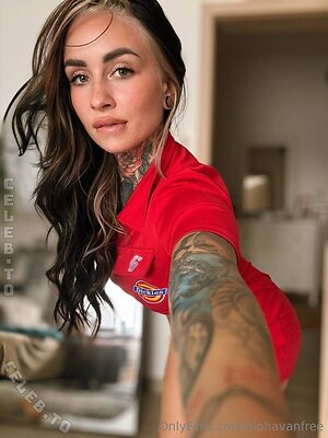 Alohavan Nude Leaked Photo #4