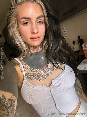 Alohavan Nude Leaked Photo #8