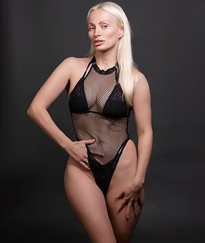 Alona Paz leaked photo #17