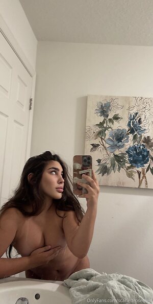alyshalopez18 leaked photo #11