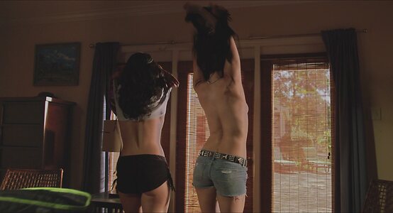 Alyssa Diaz leaked photo #23