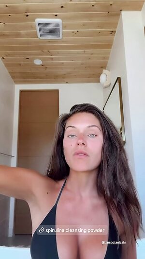 Alyssa Lynch leaked photo #28
