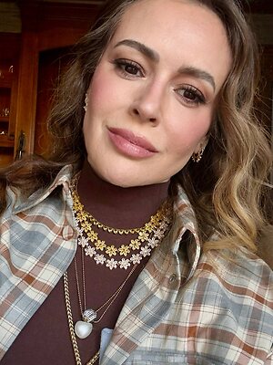 Alyssa Milano leaked photo #23