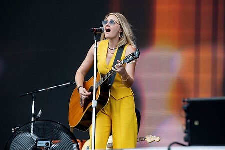 Amanda "A.J" Michalka leaked photo #24