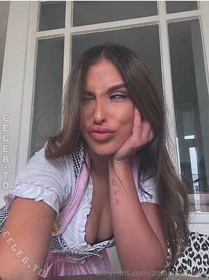 Amanda Chivas photo