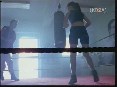 Amanda Crew leaked photo #16